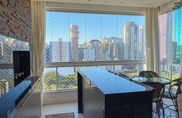 Apartamento de alto estándar Itapema - Meia Praia