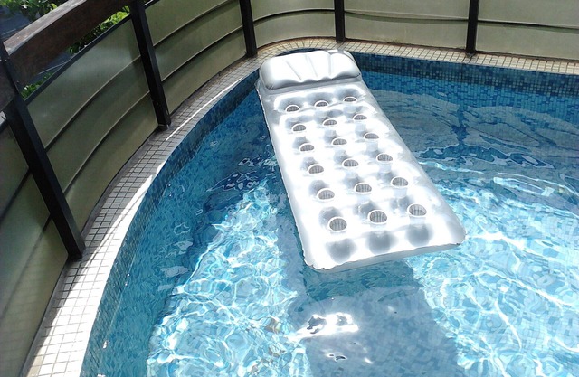 Haut de gamme !!, Apt une par étage, 3 chambres, piscine et barbecue sur le balcon
