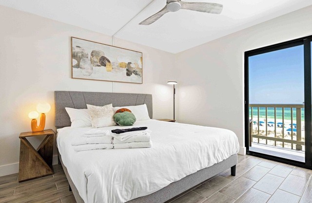 High Tide Hideaway Chic Top Floor 1BR CoastalCondo