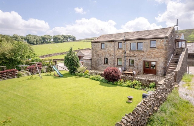 Higher Gills Farm, Stunning Views, 4 bedroom