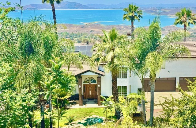 Immobilier Custom Avec Million Dollar City Light And Lake Views
