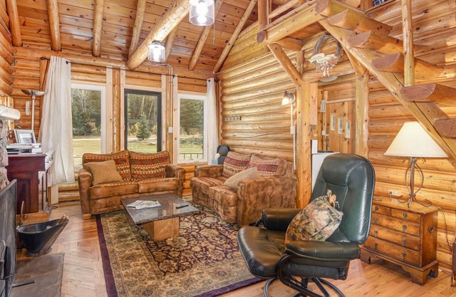 Highland Glen Cabins-since 1961-Enjoy 300' of private river frontage