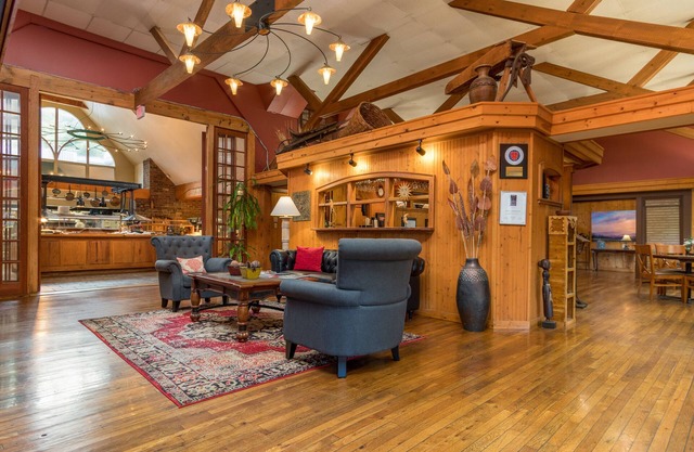 Highland Lake Inn & Resort