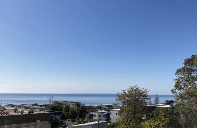 HIGHPOINT UNIT 2 - Enjoy the beach, cafes and shops all within walking distance