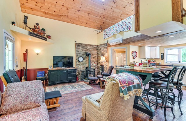 Hike, Bike, Fish & More: Dansville Cabin w/Yard!
