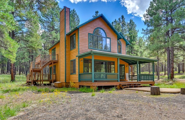 Hike & Fish: Parks Cabin w/ Balcony & Forest Views