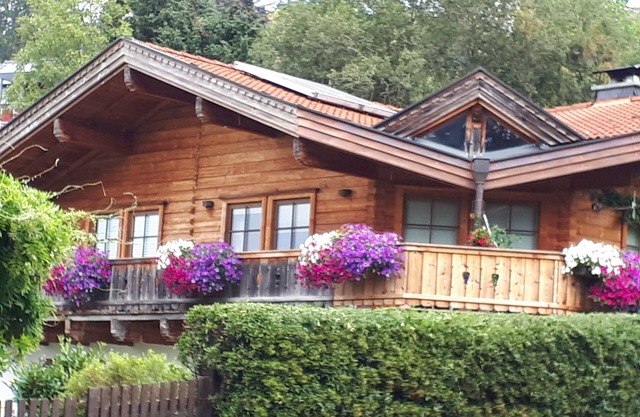 Région de randonnées, terrain de golf sur place, culture, proximité de Francfort-Rhein Main
