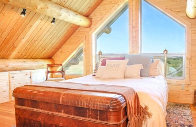 Hill Cabin Hideaway, Romantic Country Cabin!