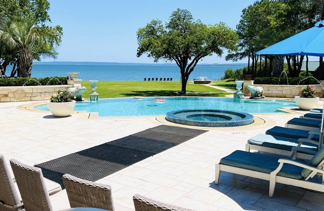 Private Paradise Resort au Hill Country. Piscine, spa et bord du lac