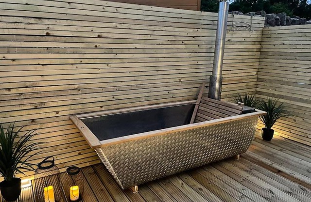 Hill Garth Cottage - Luxury 2 Bed with Wood Burning Hot Tub
