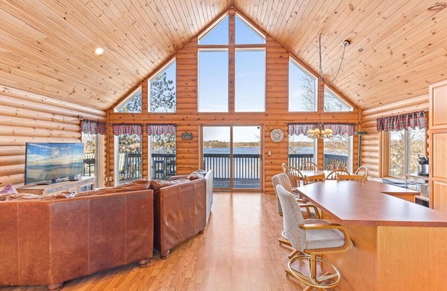 Hill Road Chalet on Benoit Lake in Spooner WI