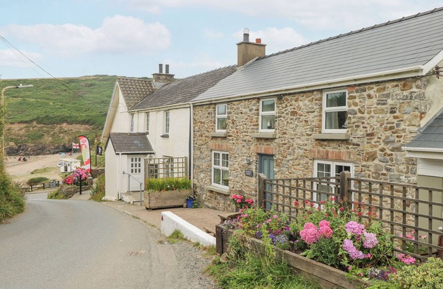 Hillbrook House, NOLTON HAVEN