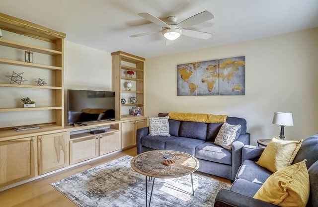 Condo privé à Hillcrest!