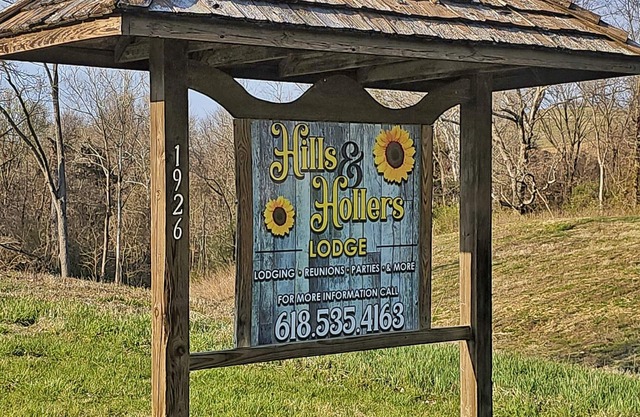 Hills and Hollers Hunting Lodge
