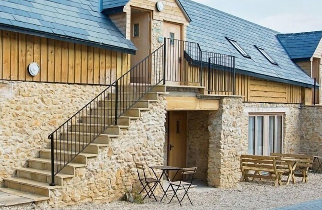HILLS FARM STAYS