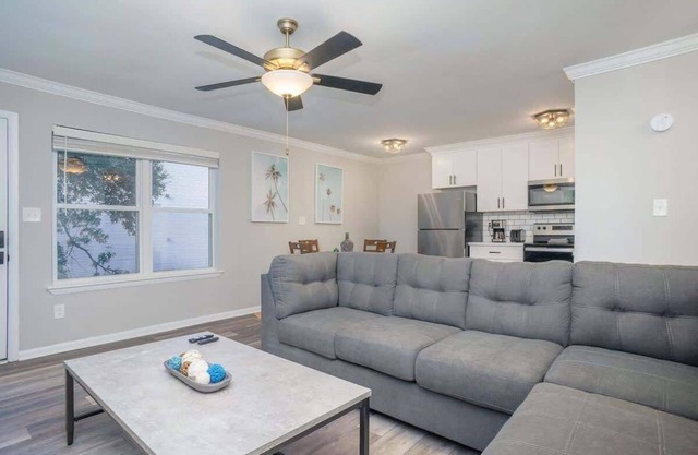 Hillside Cove - Sail Suite