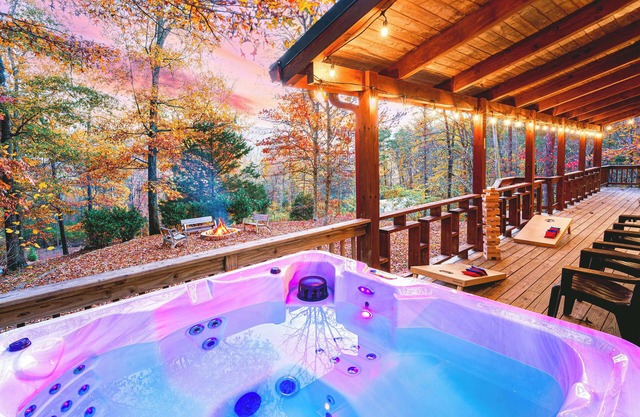 Hillside Haven ★ Rustic Cozy Cabin Nestled In Woods