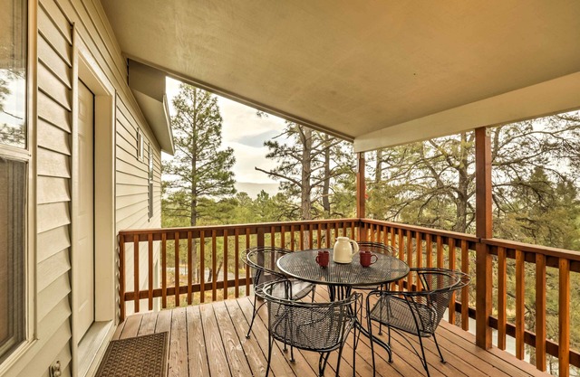 Hillside Haven w/ Deck < 2 Miles to Dwtn Ruidoso!