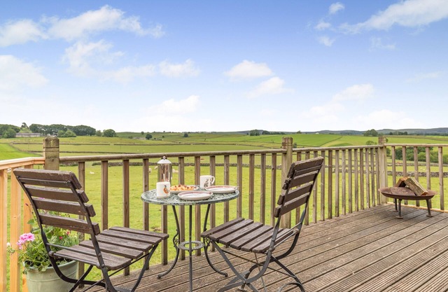 Hillside Hideout - One Bedroom House, Sleeps 2