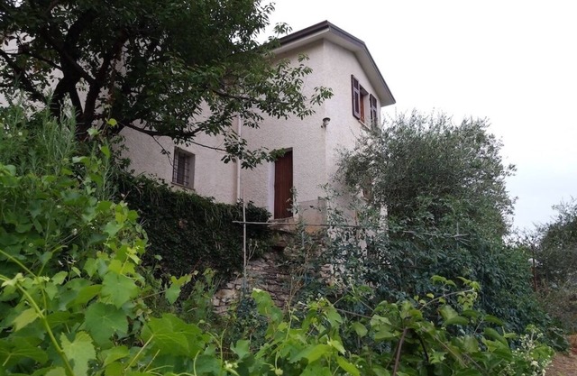 Maison à flanc de colline avec vue mer sur le golfe de Tigullio