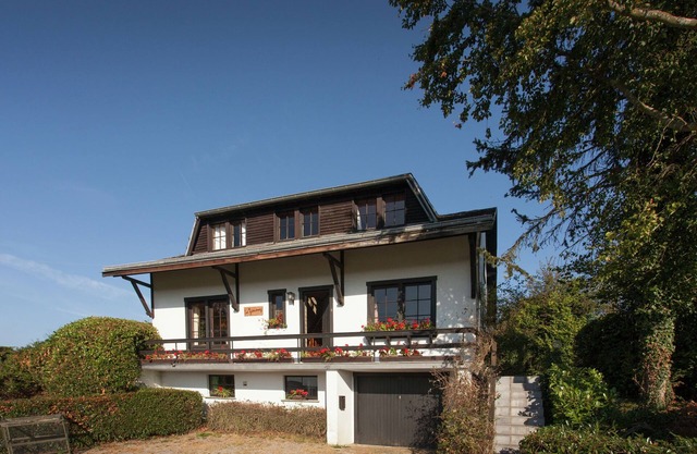 Maisonfamiliale conviviale etrustique aveccheminée