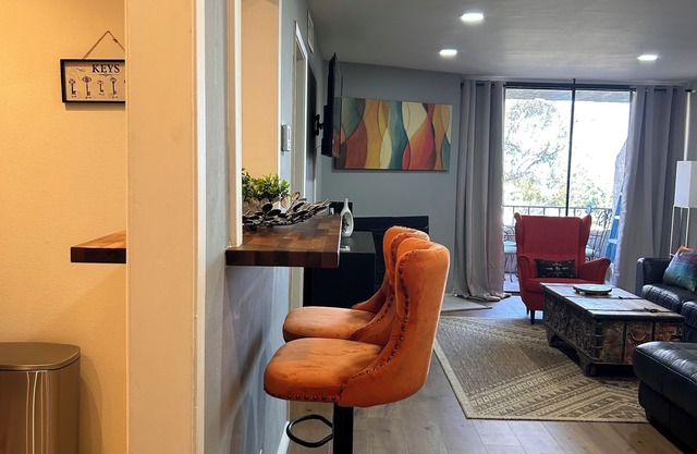 Hillside + View+ First Level + Pool + Remodeled! Close to USC Keck & Attractions