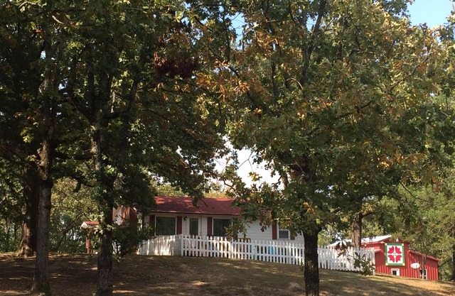 "Nouveau à VRBO" Calme Country Cottage sur 20 acres