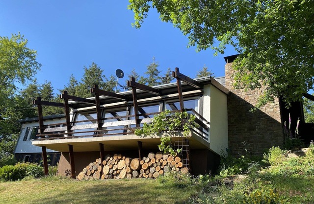Maison de vacances moderne près de la forêt