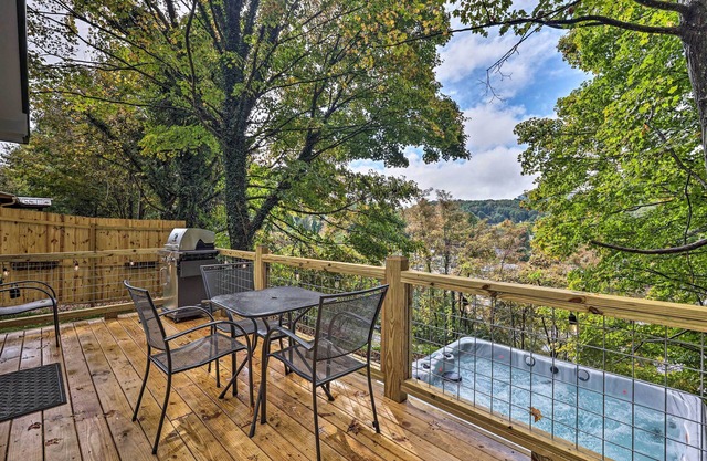 Hilltop Hideaway w/ Scenic Views & Hot Tub!