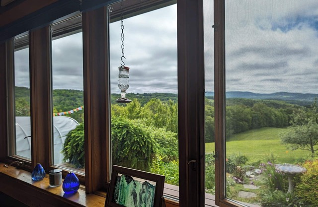 Hilltop Home in the Green Mountains w/ Nordic skiing & a microbrewery paradise.