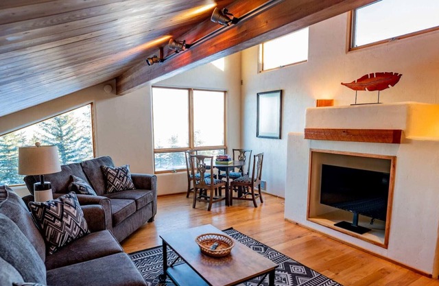 Hilltop Lodge at Windbreak