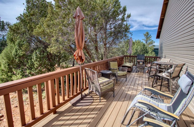 Hilltop Retreat sur un acre - parfait pour la famille et les amis