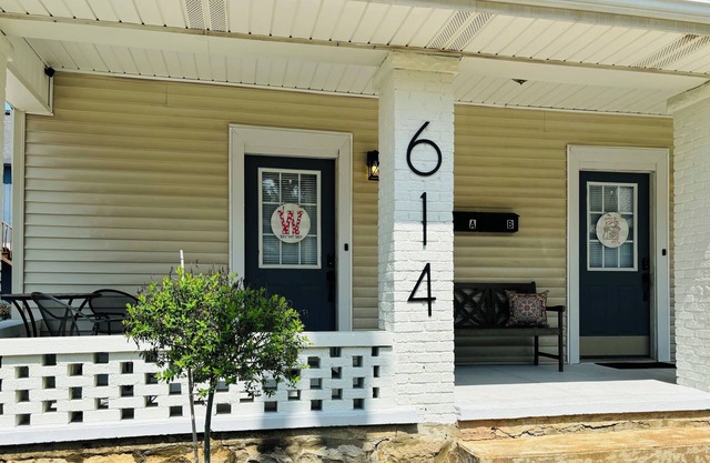 Hilltopper Haven - Charming 1-bedroom duplex in downtown Bowling Green