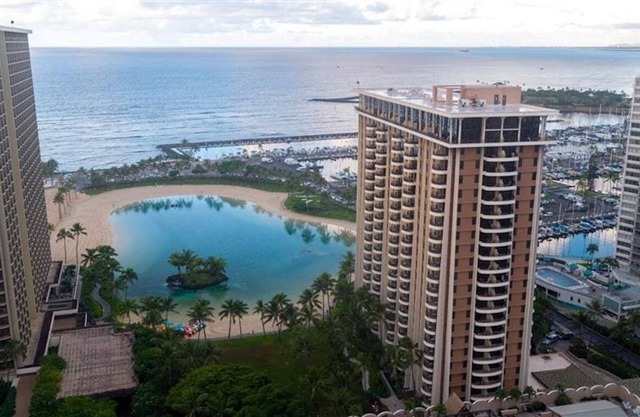 Hilton Hawaiian Village, Lagoon Tower by Hilton Grand Vacations Club 2 bedroom