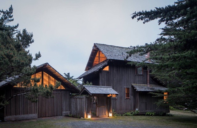 La maison Hinoki construite par le maître japonais Artisan dans Sunset Magazine