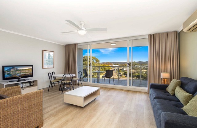 HINTERLAND LUXURY - ETTALONG BEACH RESORT