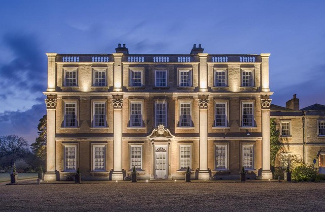 Hinwick House-Luxurious Country House & Estate