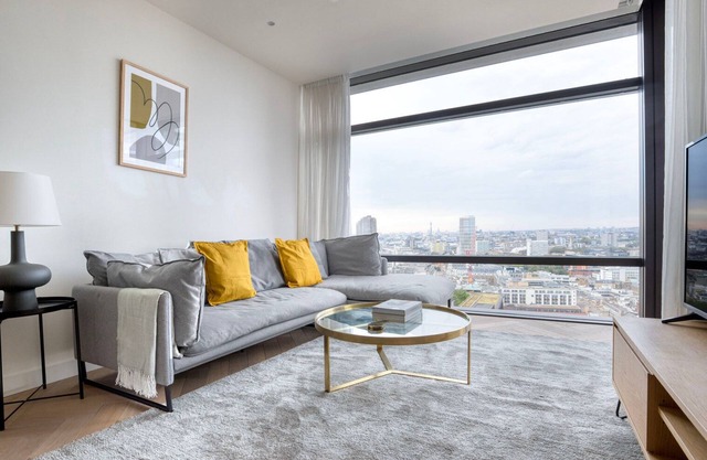 Hip Shoreditch 1BR w/ Security Concierge, nr Bars & Shops, by Blueground