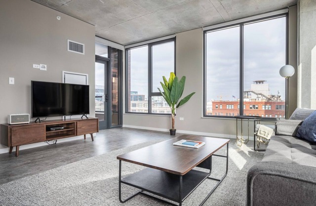 Hip West Loop 2BR w/ Gym, Pool, near Fulton Market, by Blueground