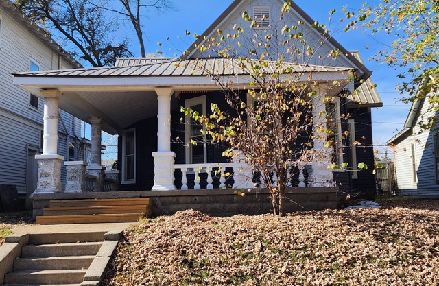 His or hers downtown retreat, walk to restaurants & entertainment
