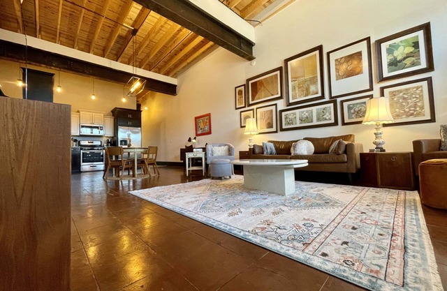 Historic 1 bd/br in 1920's Chevy Dealership apt. 4
