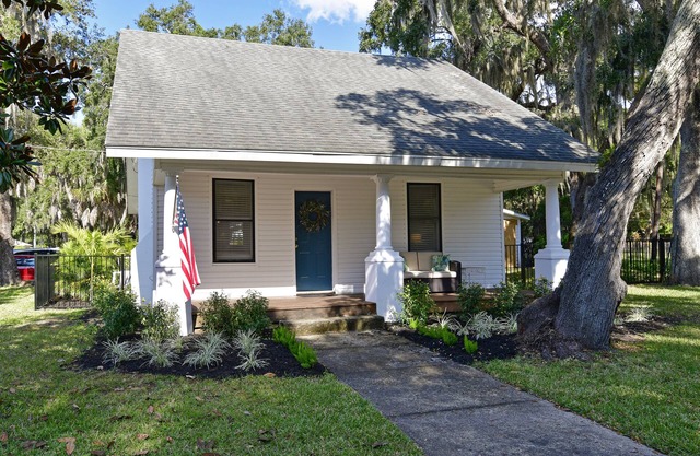 Historic 1930s Palmetto Cottage