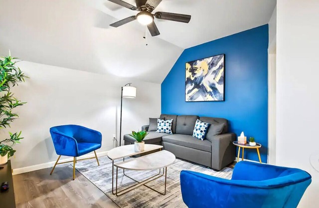 Charming Historic 2-Bedroom Retreat in North Everett with Modern
