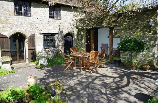 Historic 2Bed - Traditional Countryside Retreat
