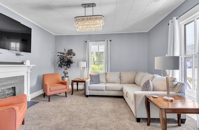 Historic 3BR with Porch & Fire Pit near Downtown