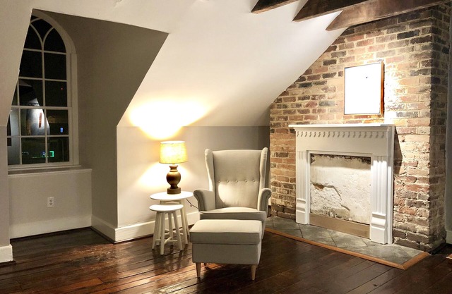 Vue Birds-Eye! Appartement historique au coeur du vieux Towne