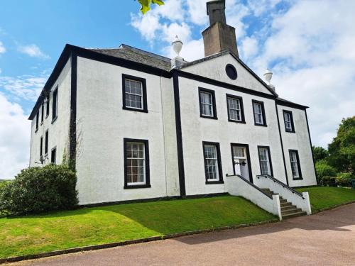 Historic central apartment in Castlehill Mansions