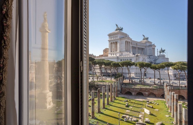 Appartement de luxe en face de la Colonna Traiana