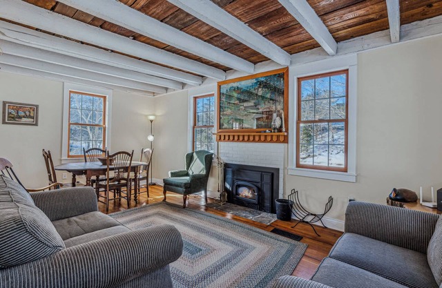 Historic Charm, Located On the River - Rustic Chic