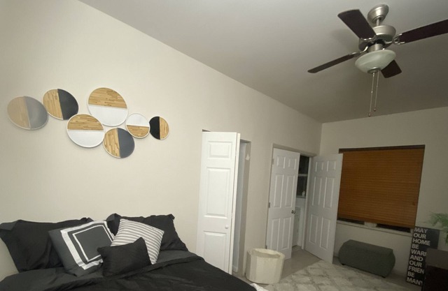 Cozy historic dwntwn entr plc close to entmt, restaurant hospitals, and stadium